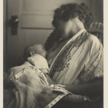 25 Historical Images that Normalize Breastfeeding